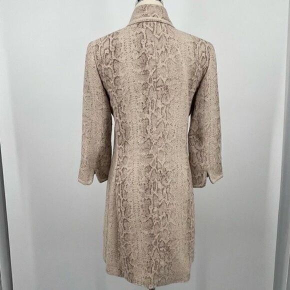 Tahari snakeskin print coat size Medium BoxS 3/4 sleeves medium length - Picture 7 of 12